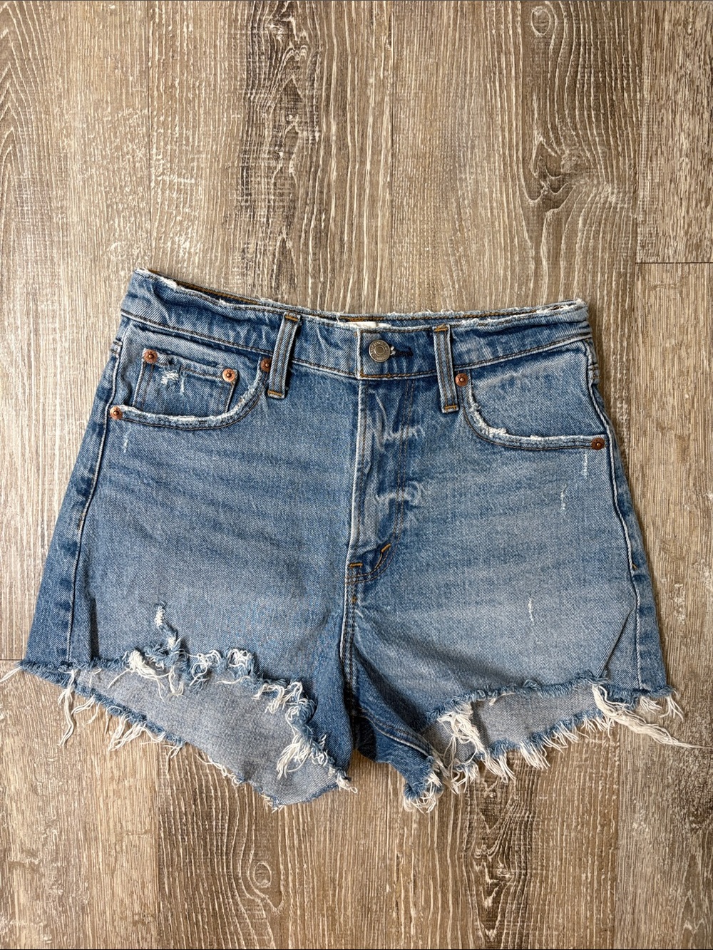 Abercrombie & Fitch The 90’s Relaxed Cutoff Short
